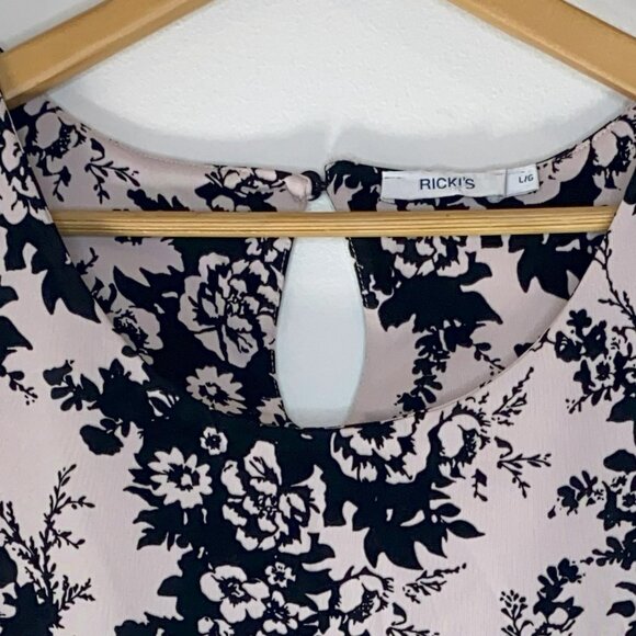 Ricki's - Printed & Textured , Sleeveless top, peplum-style, Black/Rose - Size L - Picture 9 of 10